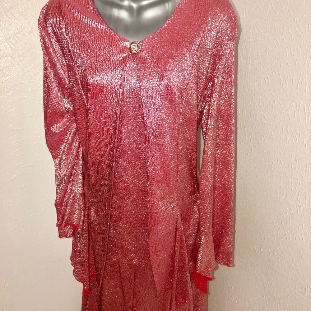 Brand New Women’s 3 Piece Skirt Set!